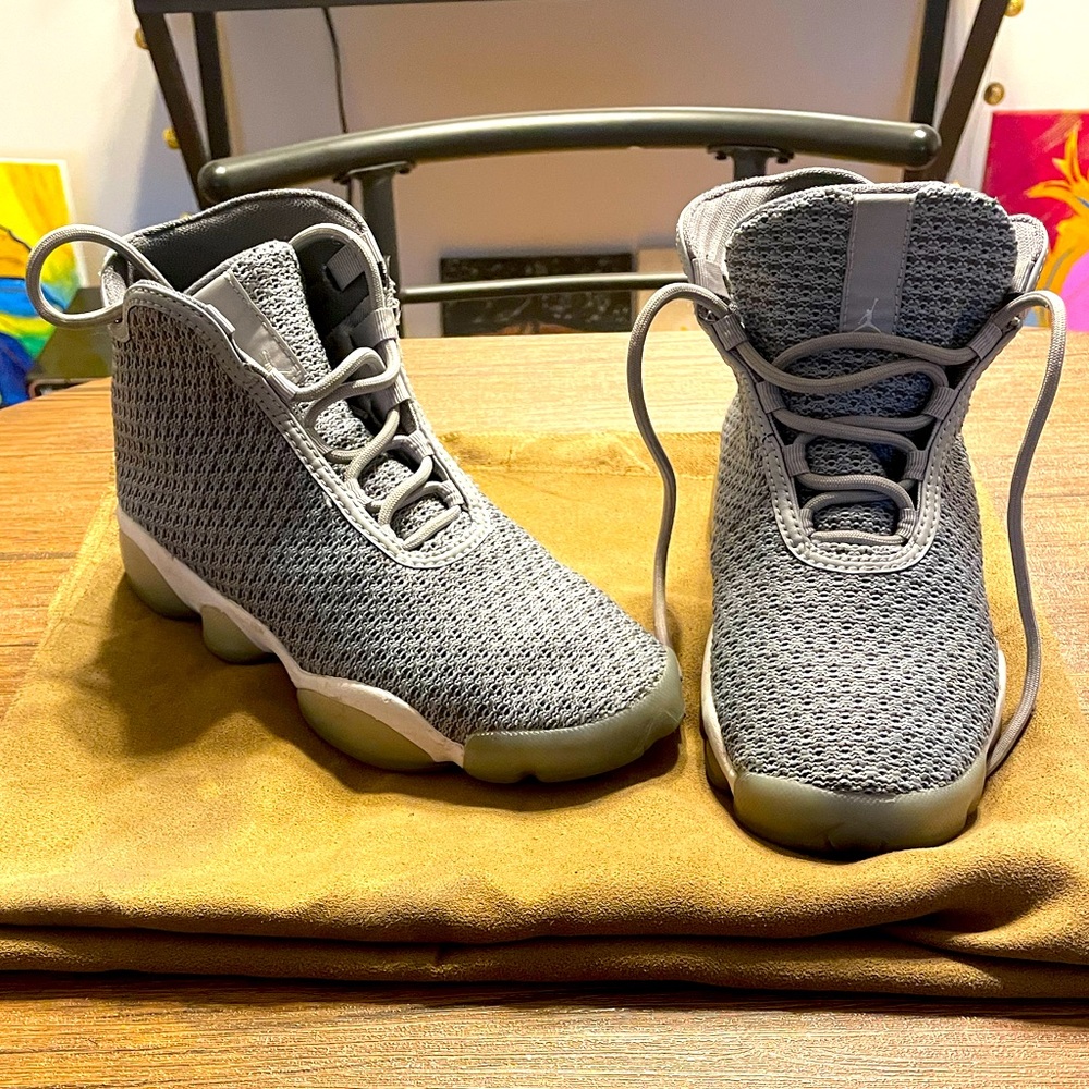 Gray Jordans 👟🏀 Size 5 Youth